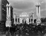 The Dewey Arch in Manhattan, 1899