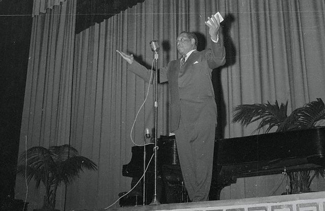 Robeson in Oakland, CA, 2/9/58