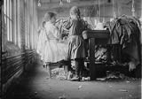 A raveler and a looper in hoosiery mill, London, TN, 12/10/1910