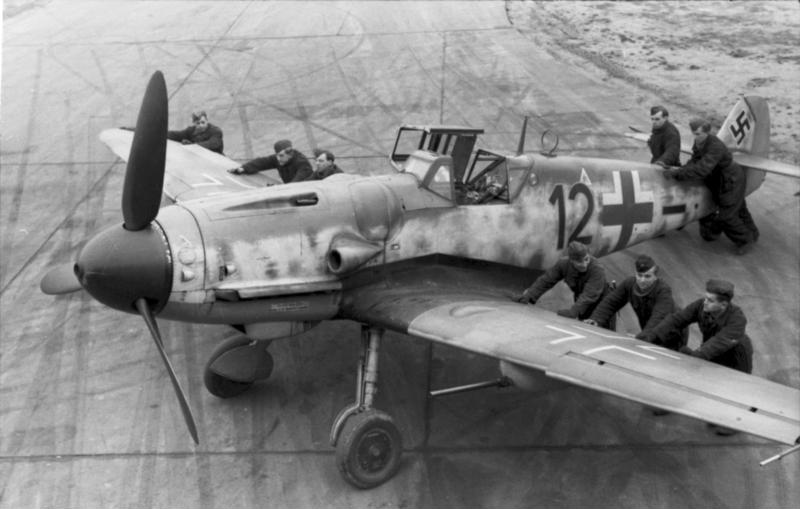 WW2 German Luftwaffe Fighter Plane Messerschmitt 109 Picture