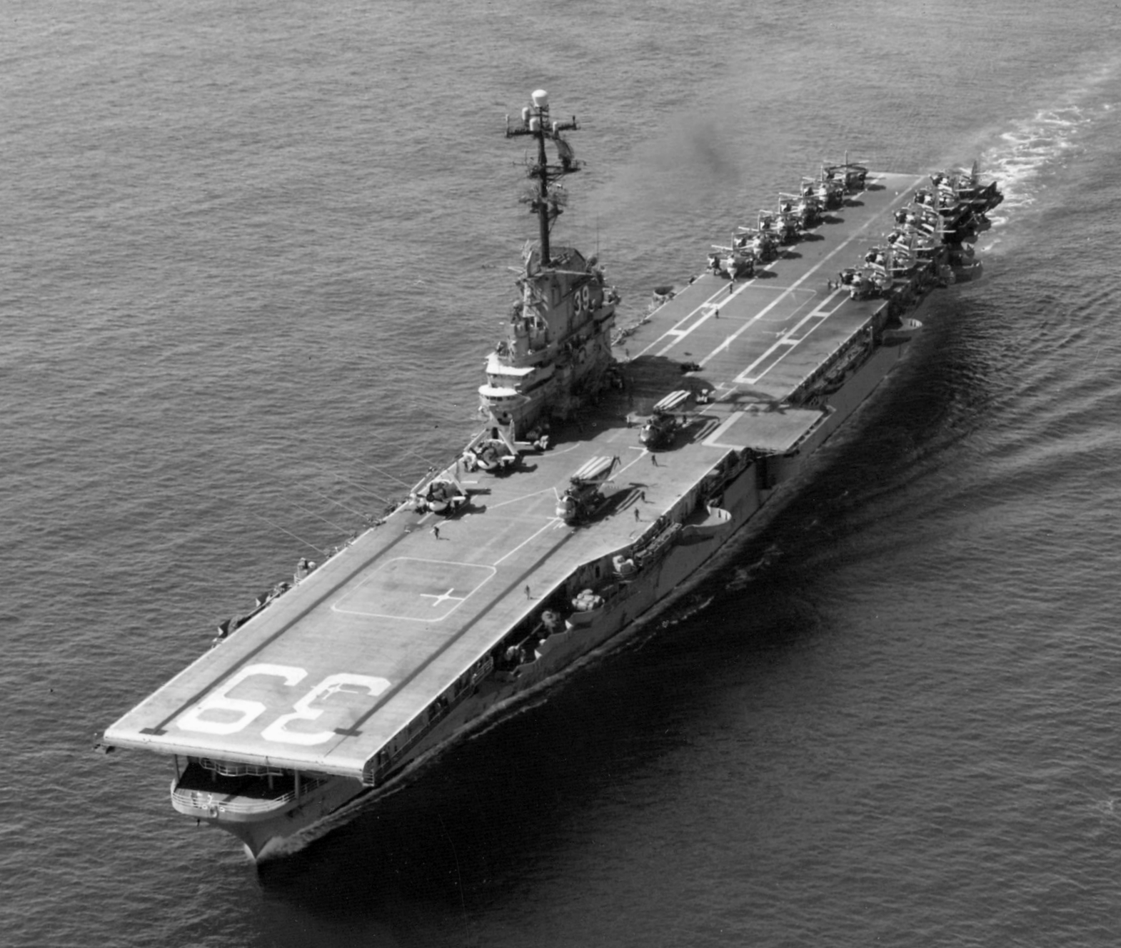 the essex class aircraft carrier